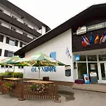 Olympia 4*