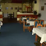 Olympia 4*