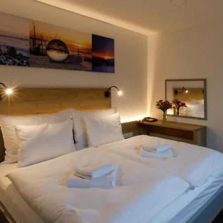 Olympia 4*