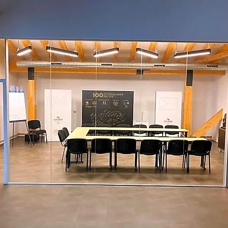 Olympia 4*