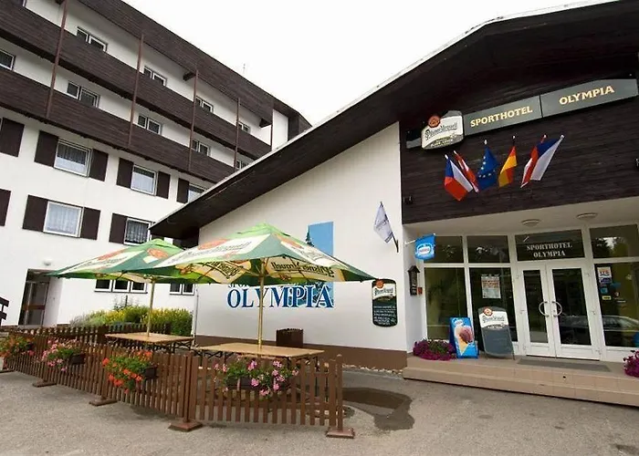 Olympia 4*