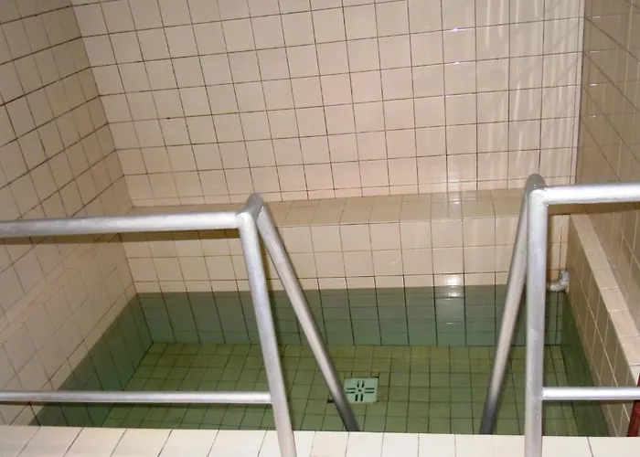 Olympia 4*