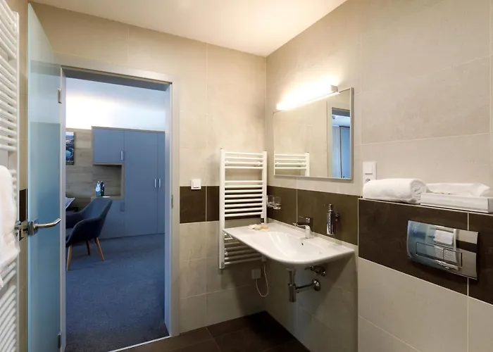 Olympia 4*